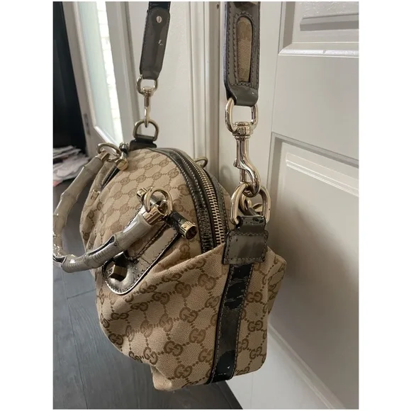 Authentic GUCCI Brown GG Monogram Shoulder Crossbody Bag - Picture 8 of 17